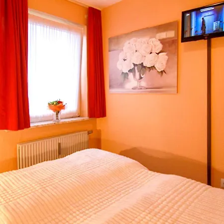 Modern 50m² + Garden 아파트